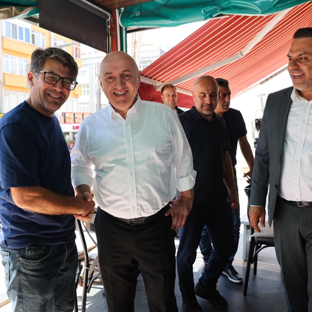 Başkan Muzaffer Bıyık esnaf ve vatandaşla buluştu