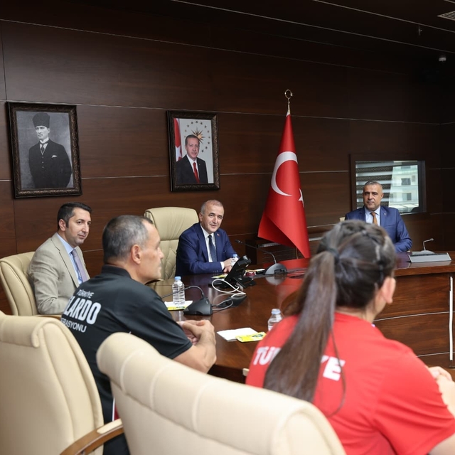 Türkiye şampiyonlarına Vali Hatipoğlu'ndan tebrik
