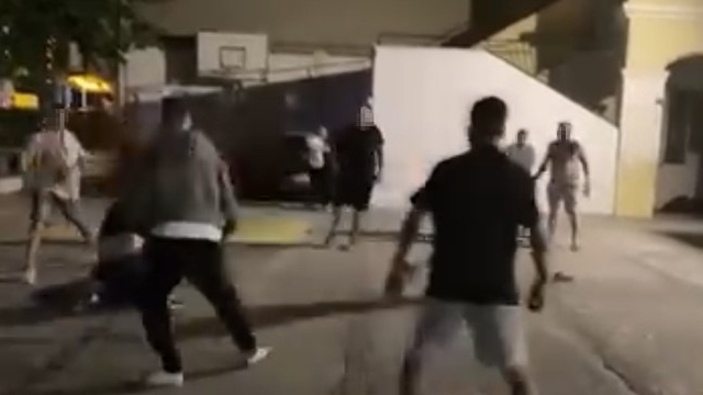 Kuşadası'nda otopark ücreti kavgası kamerada