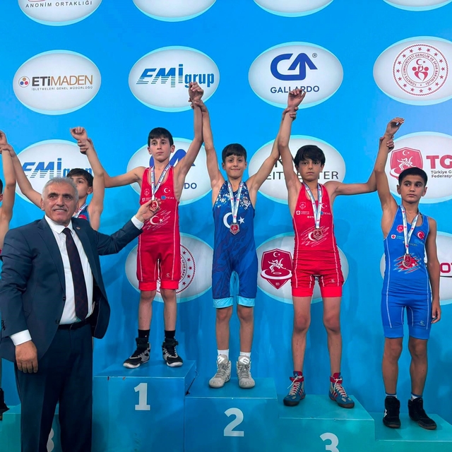 Sivaslı güreşçi Ankara'dan bronzla döndü