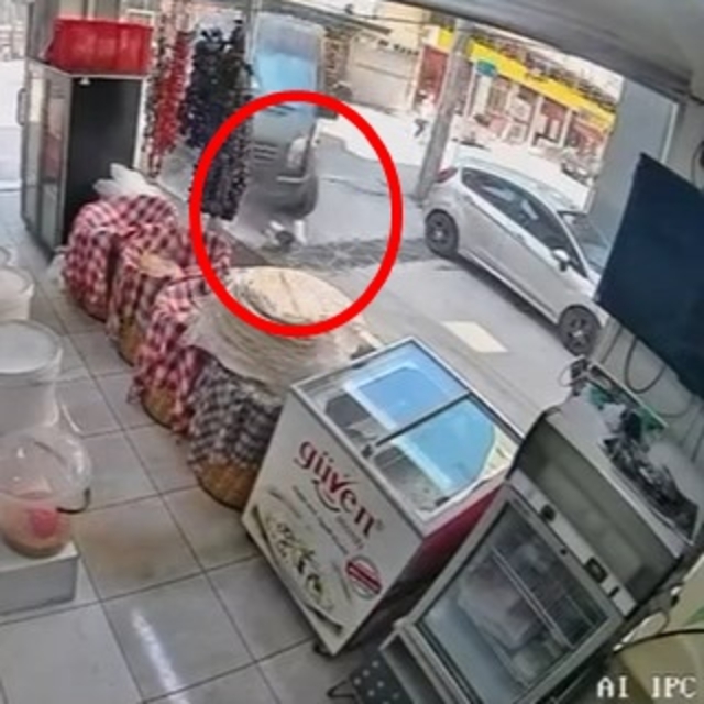 Kargo minibüsünün çarptığı çocuk ağır yaralandı