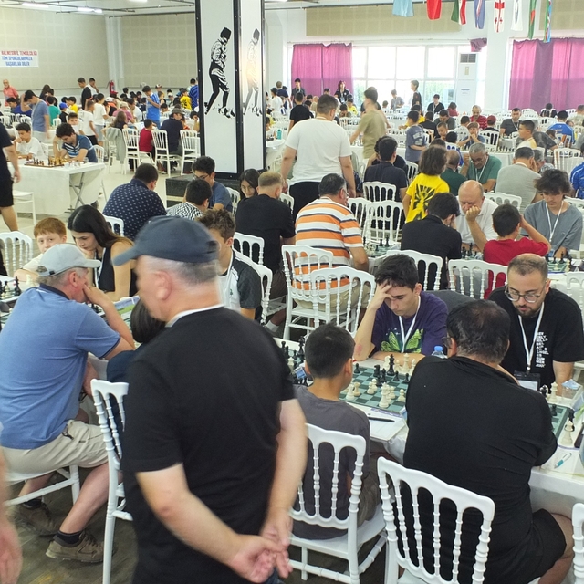 Balıkesir'de Uluslararası Burhaniye Ören Açık Satranç Turnuvası başladı