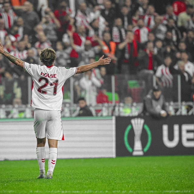 Samsunspor'da yaprak dökümü sürüyor: Holse'ye veda edildi