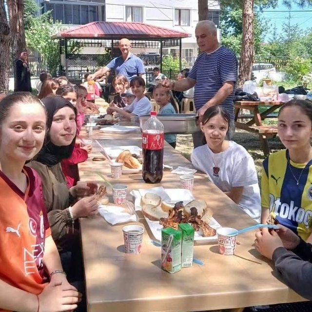 Kumru'da Kur'an kursu öğrencileri piknikte buluştu