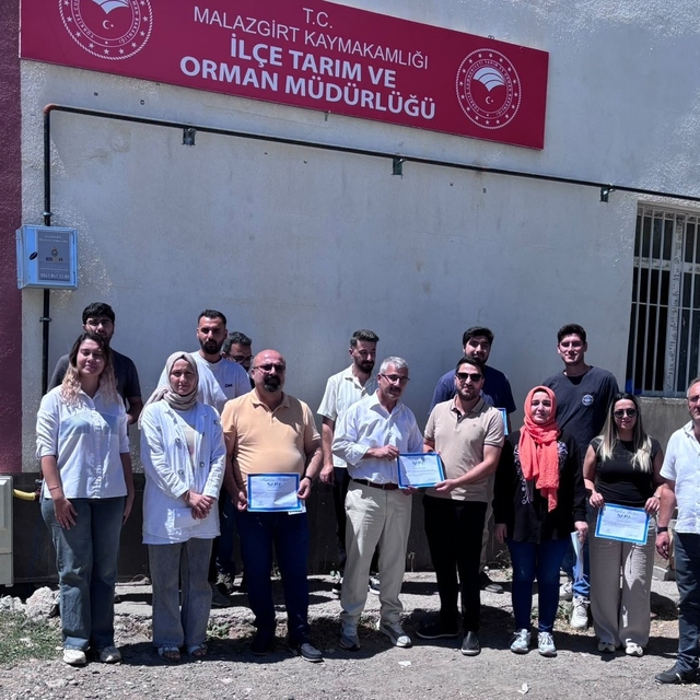 Malazgirt'te kapsamlı sağlık eğitimi: Tarım personeline 'saha' programı