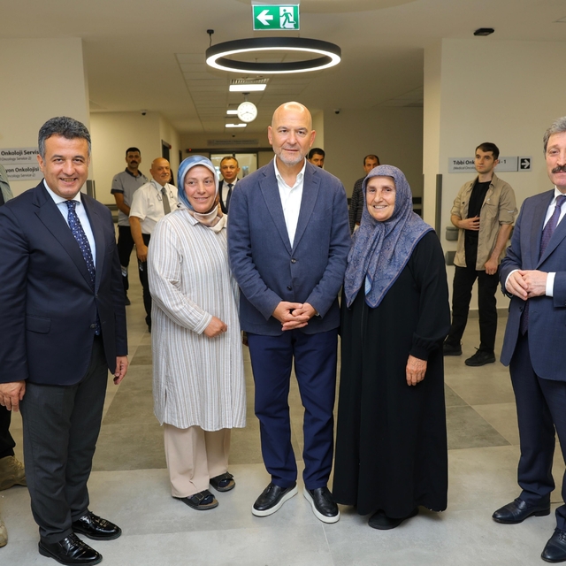 Süleyman Soylu, Samsun Şehir Hastanesi'nde hastaları ziyaret etti