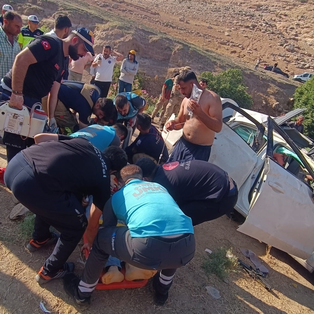 Şırnak'ta otomobil şarampole yuvarlandı: 2 ölü, 2 yaralı