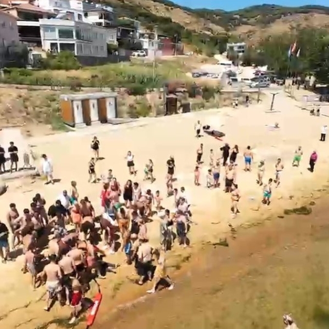 Erdek'te denizde boğulma tehlikesi geçiren genç yaşam mücadelesini kaybetti