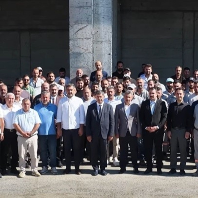 Aksun, Fen İşleri çalışanlarıyla bir araya geldi