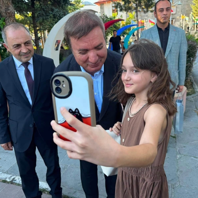 Vali Aydoğdu, Ordu ve Halitpaşa Caddesi'nde esnafla buluştu