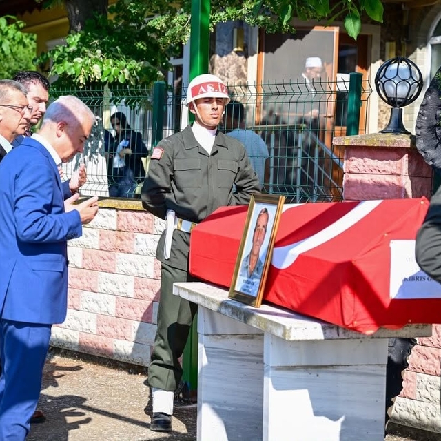 Kıbrıs gazisi Mustafa Kır, memleketi Kırklareli'nde son yolculuğuna uğurlan...