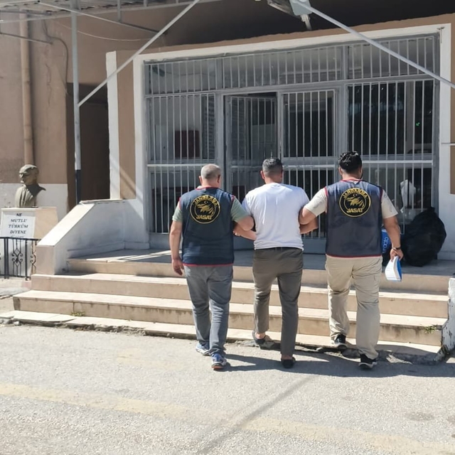 Tokat'ta kesinleşmiş hapis cezası bulunan 2 firari yakalandı
