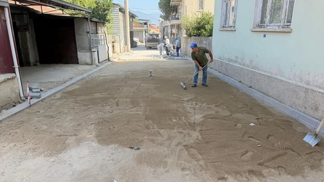 Yenipazar'da eskiyen yollar modern görünüme kavuşuyor