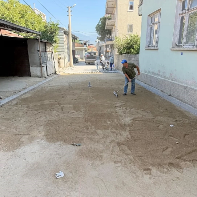 Yenipazar'da eskiyen yollar modern görünüme kavuşuyor