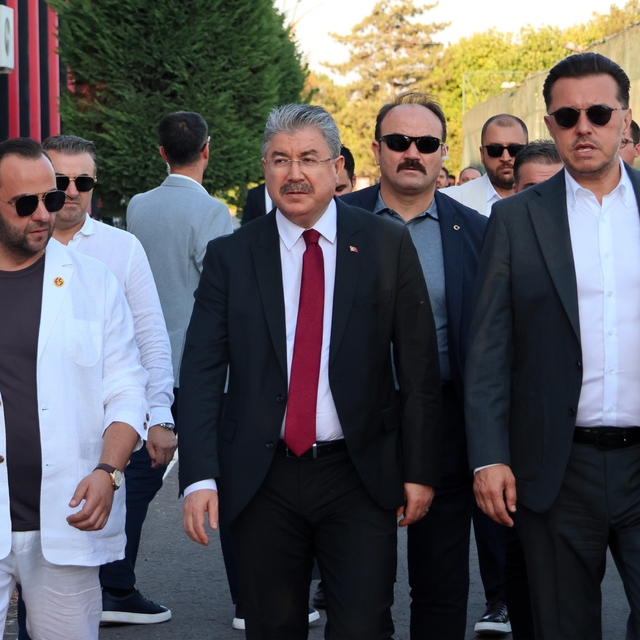 Vali Yılmaz ve Milletvekili Hatipoğlu, Eskişehirspor'u ziyaret etti