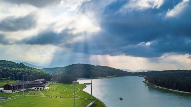Profesyonel futbol kulüpleri yeni sezon kampı için Düzce'yi tercih ediyor