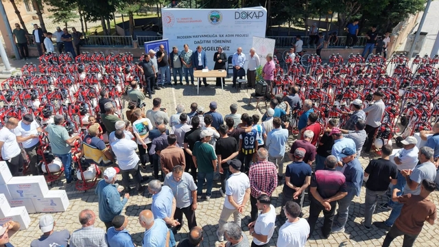Gökçedere'de 250 işletmeye makine ve ekipman dağıtıldı