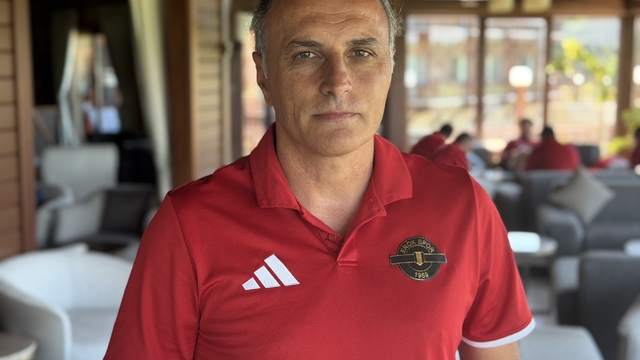 Mustafa Gürsel: "Gereken dersleri çıkartıp, önümüze bakacağız"
Esenler Erokspor Teknik Direktörü Mustafa Gürsel:
"38 haftalık maratona hazırız"
"Eksikliklerimizi tamamlayarak hedefe gideceğiz"