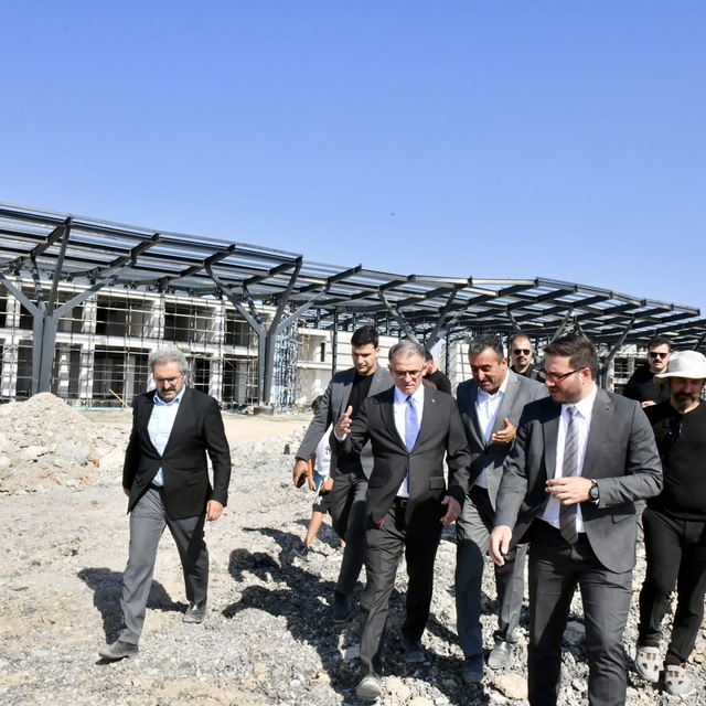Van Valisi ve Büyükşehir Belediye Başkan Vekili Balcı, kentteki yatırımları...