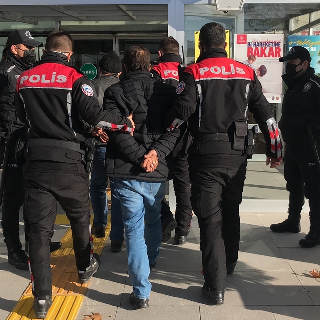 Elazığ'da 18 yıllık kan donduran cinayette, yeni koca da tutuklandı
Elazığ'...