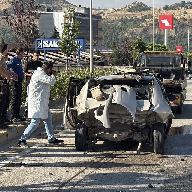 Karabük'te zincirleme kazada 1'i ağır 2 kişi yaralandı