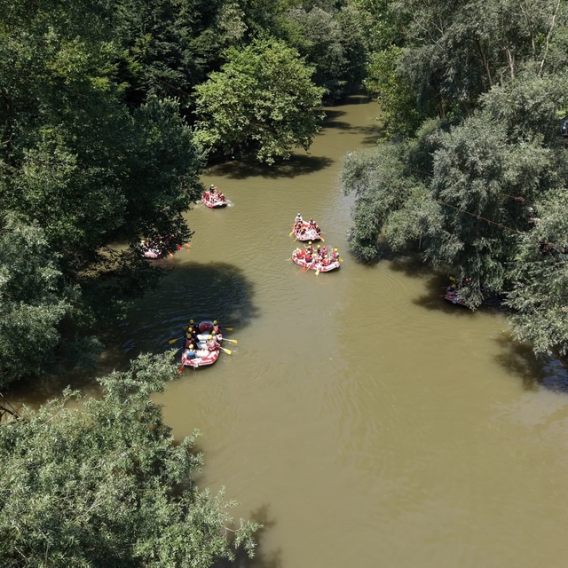 Düzce Belediyesi gençleri rafting ile buluşturdu
Gençler 12 kilometrelik Me...