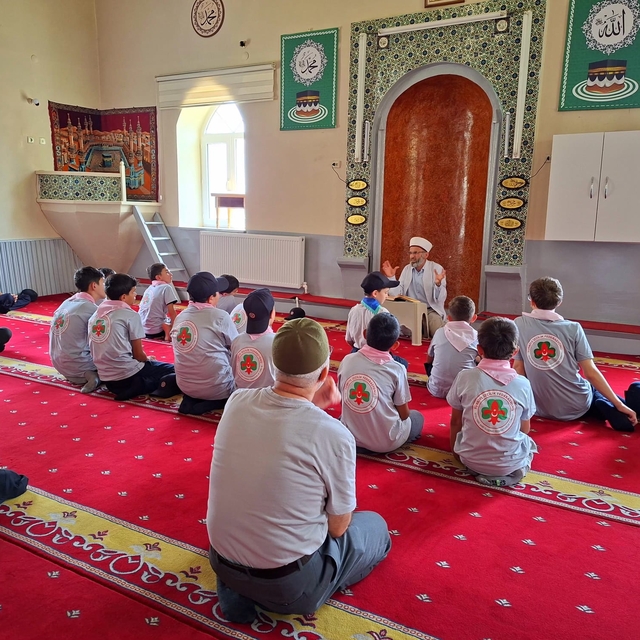 Balıkesir'de yaz izcilik kampına katılan öğrenciler doğayla iç içe vakit ge...