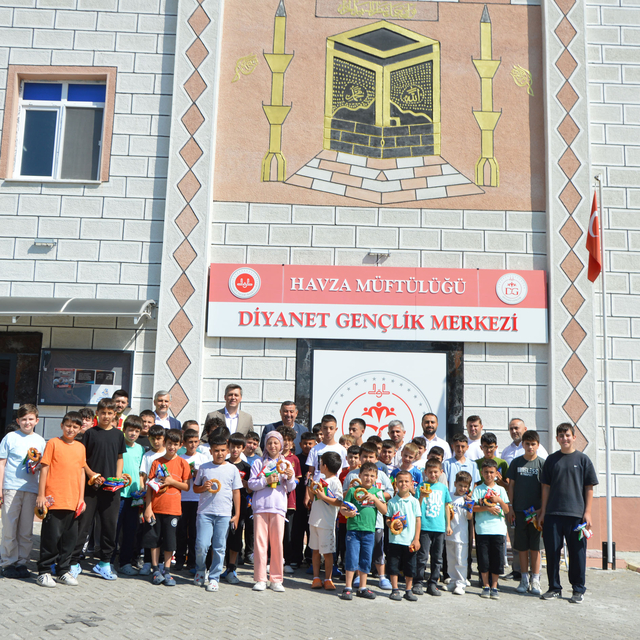 Havza Kaymakamı Serin ve Belediye Başkanı İkiz, Diyanet Gençlik Merkezi'ni...