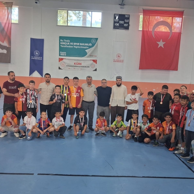 Yaz Kur'an Kursu öğrencileri futsal turnuvasında buluştu