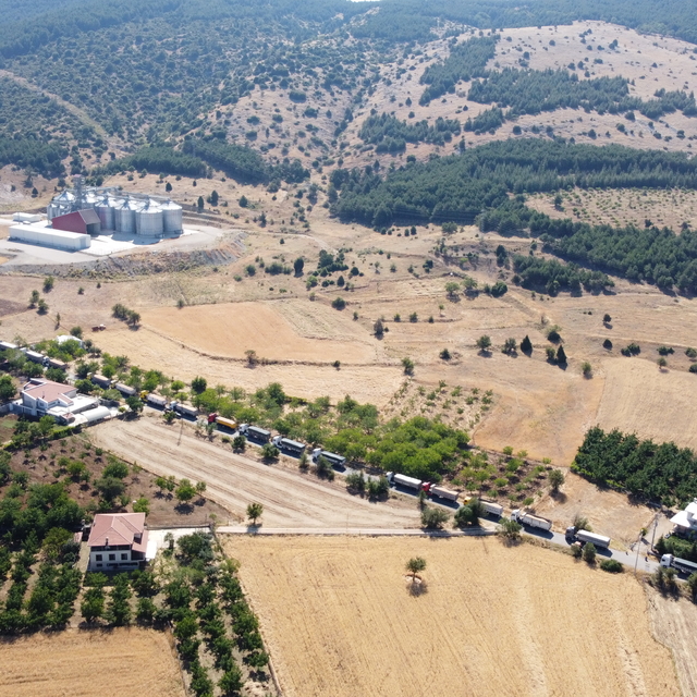 DTB Başkanı Tefenlili Tavas'taki lisanslı depoculuk tesisini ziyaret etti