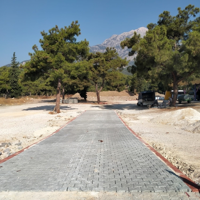 Kemer genelinde çalışmalar aralıksız sürüyor