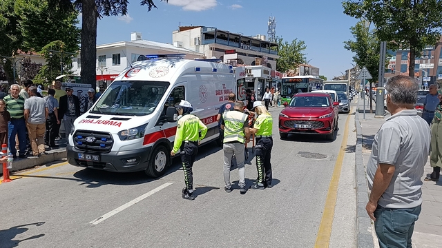 Kırşehir'de otomobilin çarptığı yaya yaralandı