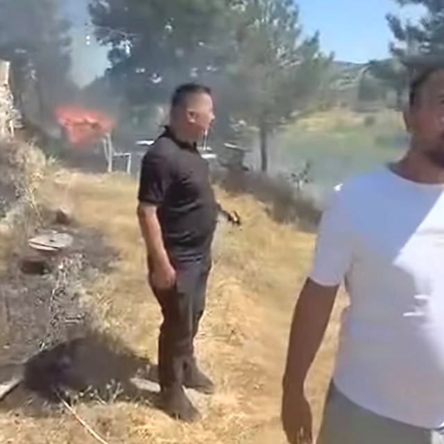 Emet'teki yangın kontrol altına alındı, ormana sıçraması önlendi