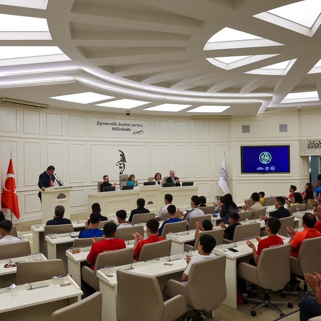 Gaziantep Büyükşehir Belediye Başkanı Şahin sporcularla bir araya geldi