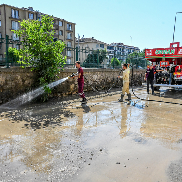 Su baskınından etkilenen Cide'de çalışmalar devam ediyor