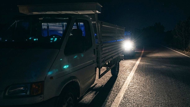Çalınan kamyonet terk edilmiş halde bulundu
Hırsızların kamyoneti yakıtı bitince terk ederek kaçtıkları belirlendi
