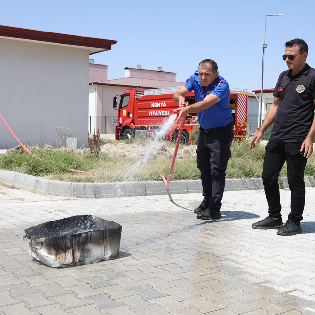 Konya'da infaz koruma memurlarına yangına müdahale eğitimi verildi