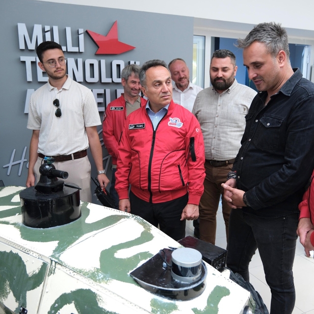 TOGÜ Rektörü Yılmaz, Milli Teknoloji Atölyeleri Lise Yaz Okulu öğrencileriy...
