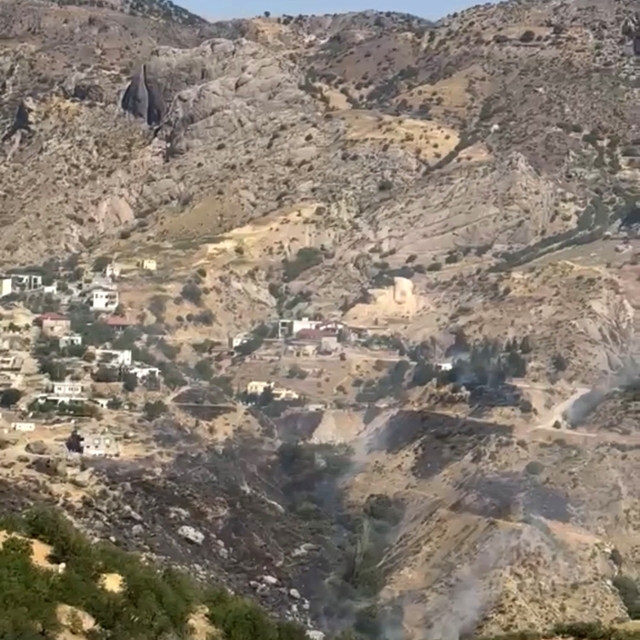 Eski Kahta Kalesi yanında çıkan yangın kontrol altına alındı