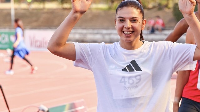 Esra Bayrak, uzun atlamada şampiyonu olarak dünyada 2. sıraya yükseldi
Para atletizm tarihinde Avrupa Ranking'inde 1 numaraya yükselen ilk Türk kadın sporcu oldu