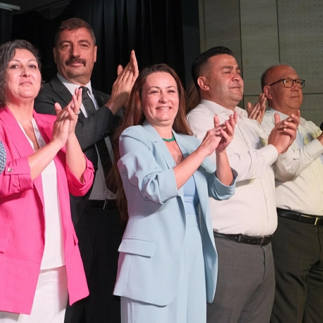 Manisa Büyükşehir Belediye Başkanı Dutlulu ile 14 ilçe belediye başkanı, Ye...