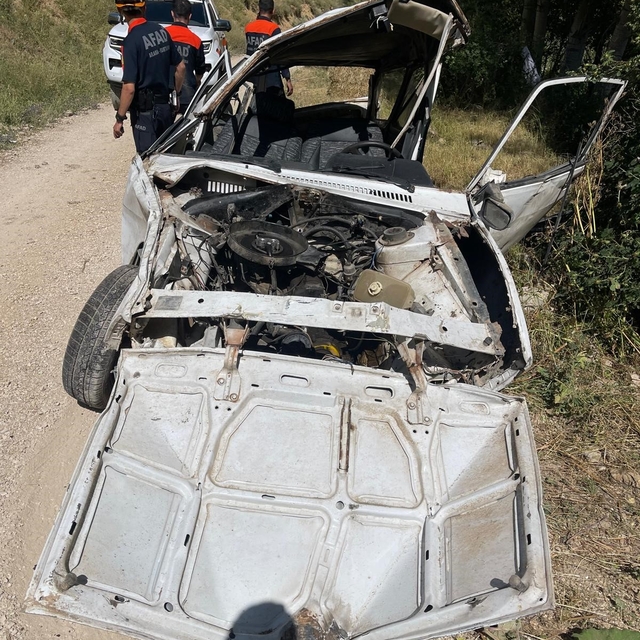 Bayburt'ta Tofaş otomobil uçuruma yuvarlandı: 1 ağır yaralı