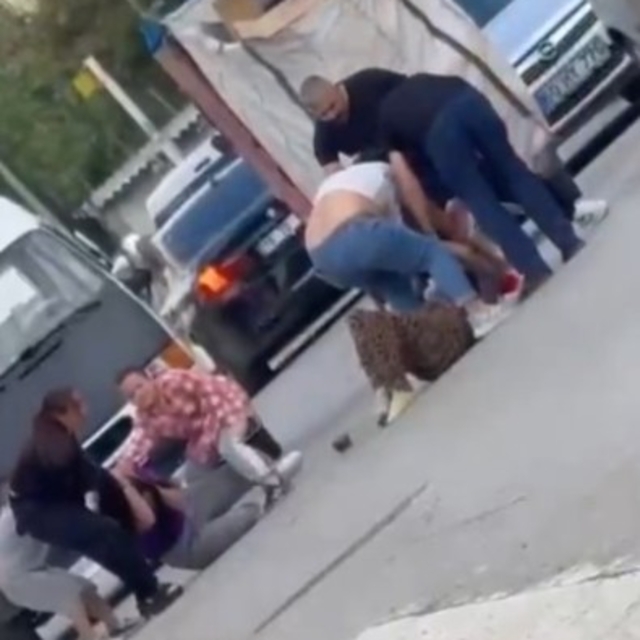 Çorum'da kadınların kavgası kamerada