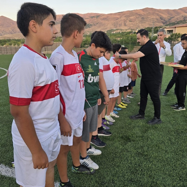 Kale'de Kur'an kursu öğrencileri futbol turnuvasında buluştu