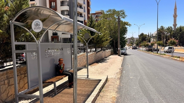 Adıyaman'da otobüs durakları yenileniyor