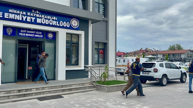 Tokat'ta lastik hırsızlığı yapan şüpheliler Sivas'ta yakalandı