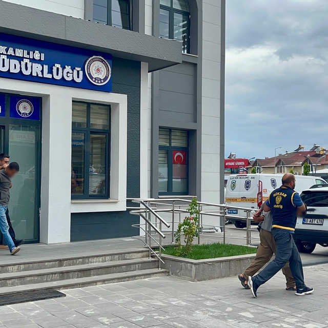Tokat'ta lastik hırsızlığı yapan şüpheliler Sivas'ta yakalandı