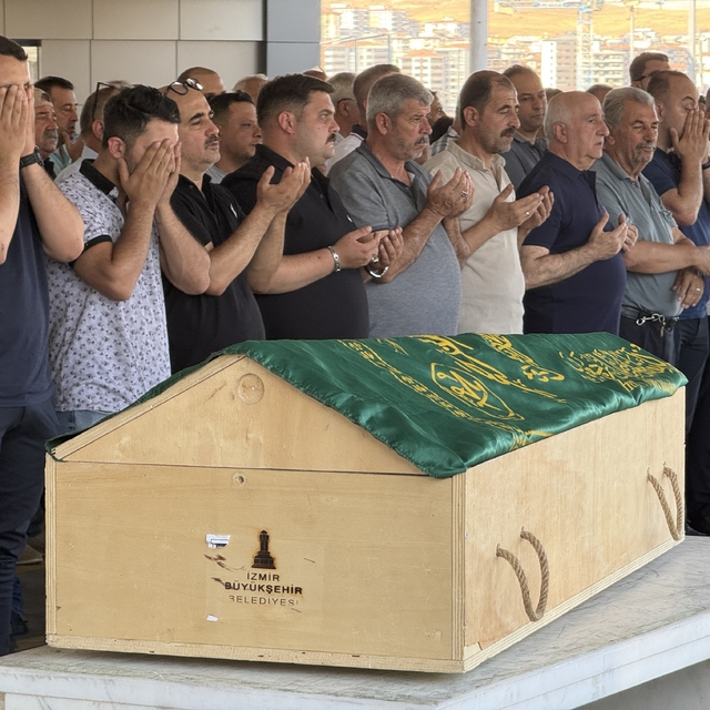 Bursa'da havuza düşen çocuğun cenazesi Gaziantep'te toprağa verildi