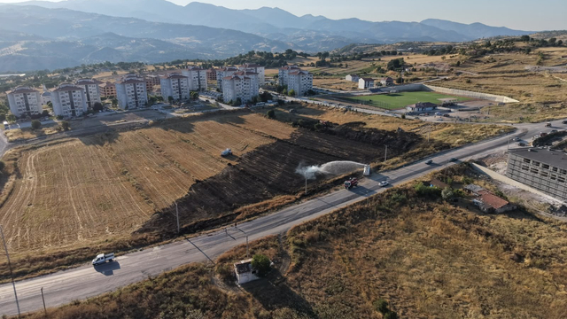 Kütahya Emet'te çıkan 2 yangın söndürüldü