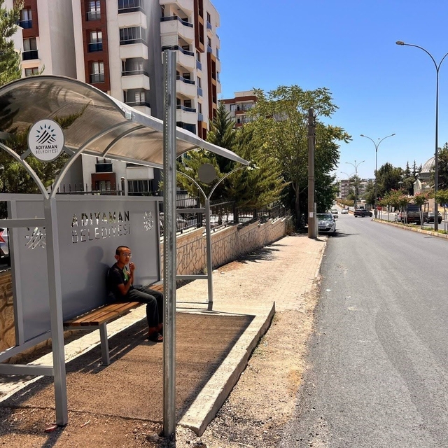 Adıyaman'da otobüs durakları yenileniyor